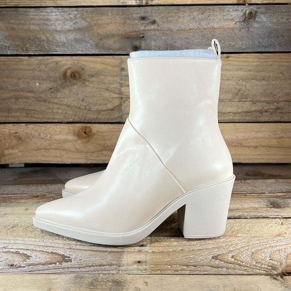 Seychelles Shining Star Bootie - Off White - 6.5 - New without box